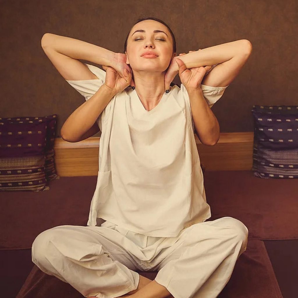 thai massage - shoulder stretch